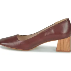Betty London CLAUDIE