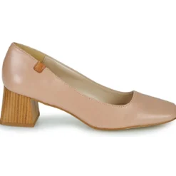 Betty London CLAUDIE