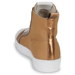 Betty London ETOILE