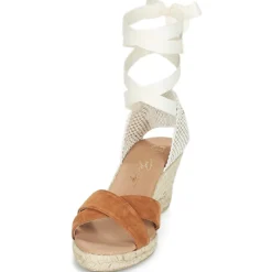 Betty London IDILE