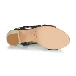 Betty London JIKOTIFE