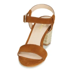 Betty London JIKOTIFE