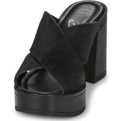 Betty London MARGOT