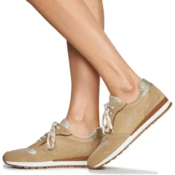 Betty London ZELLIE