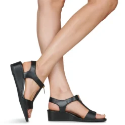 MICHAEL Michael Kors BERKLEY WEDGE