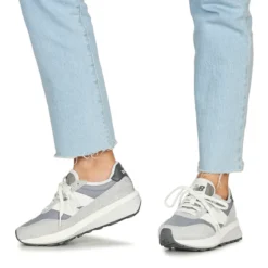 New Balance 370