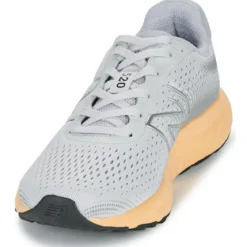 New Balance 520