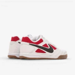 Nike Gato