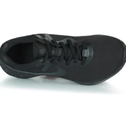 Nike Revolution 6