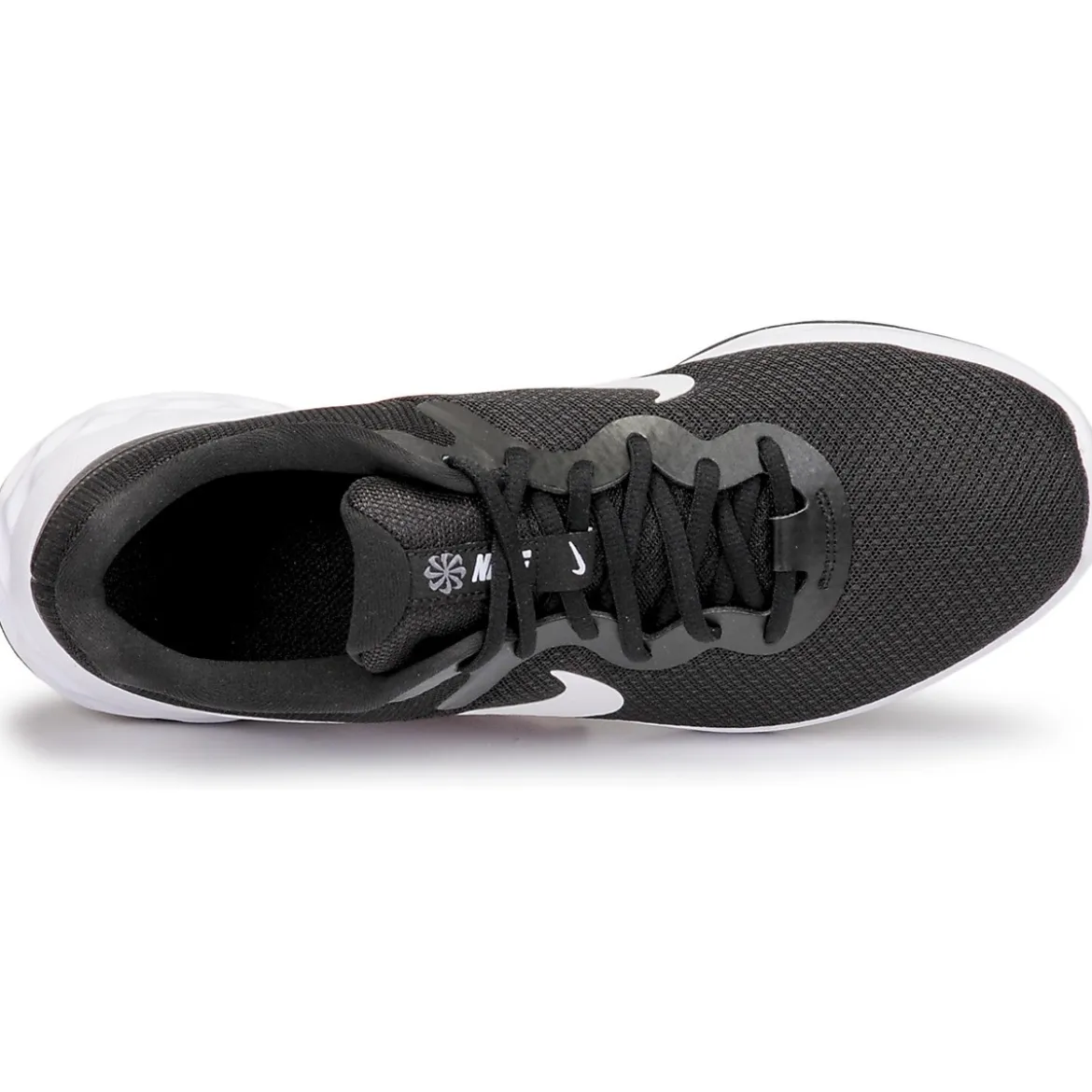 Nike Revolution 6