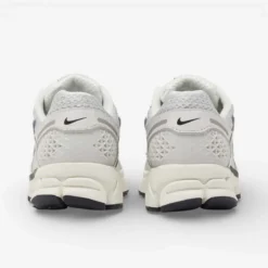 Nike Zoom Vomero 5 Photon Dust