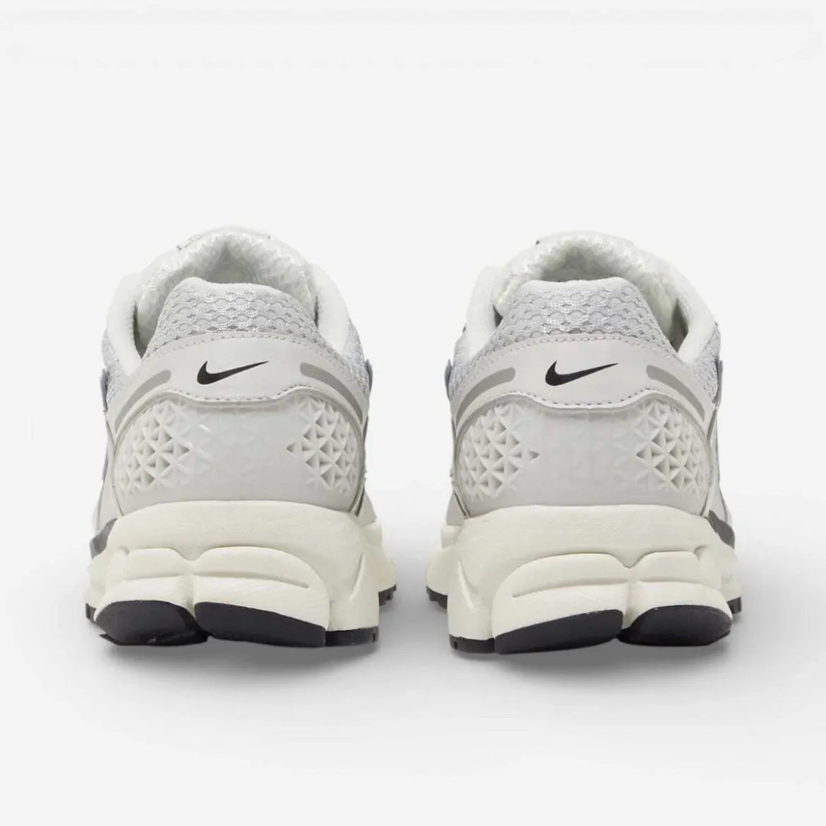 Nike Zoom Vomero 5 Photon Dust