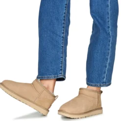 UGG CLASSIC ULTRA MINI