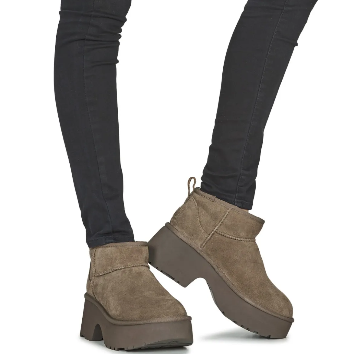 UGG CLASSIC ULTRA MINI