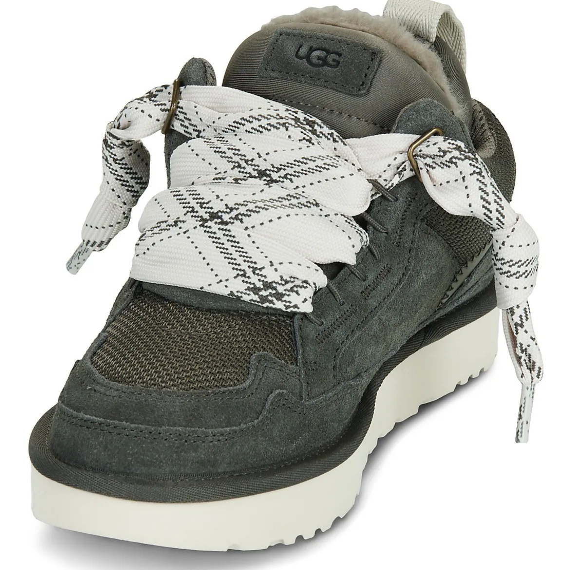 UGG LOWMEL