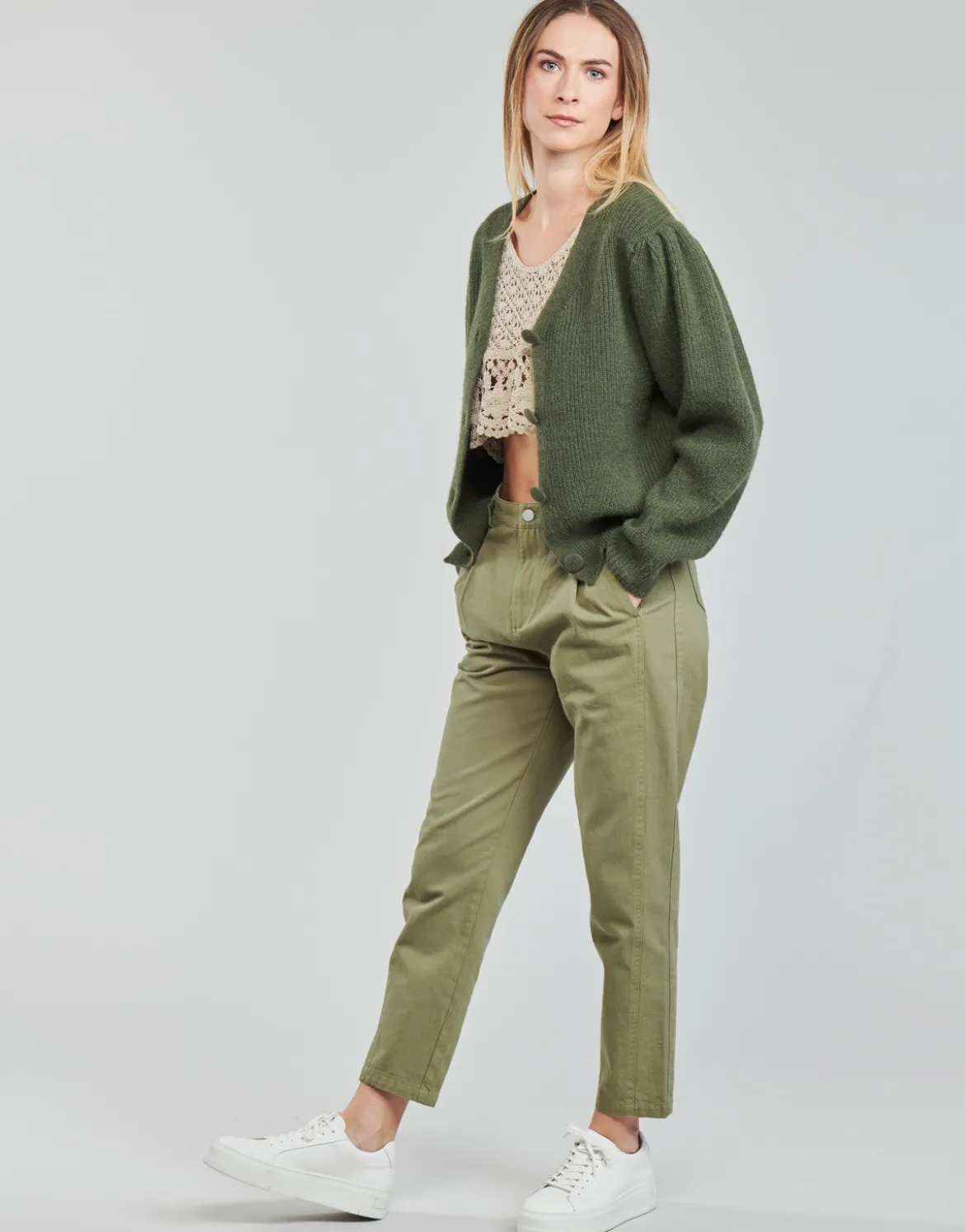 Veste / Cardigans Betty London